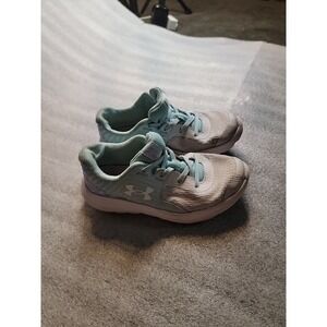 Girls‎ Under Armour Outhustle Sneaker Size 12K In Excellent Condition